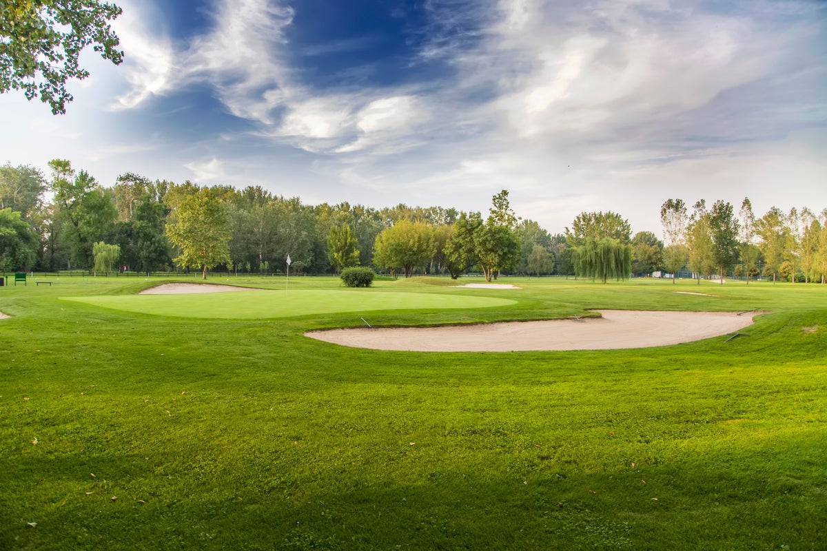How close you live to a golf course impacts your chances of getting Parkinson’s, study shows | The Independent
